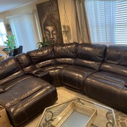 Brown Leather Reclining Sectional With Chaise And Cup Holders 