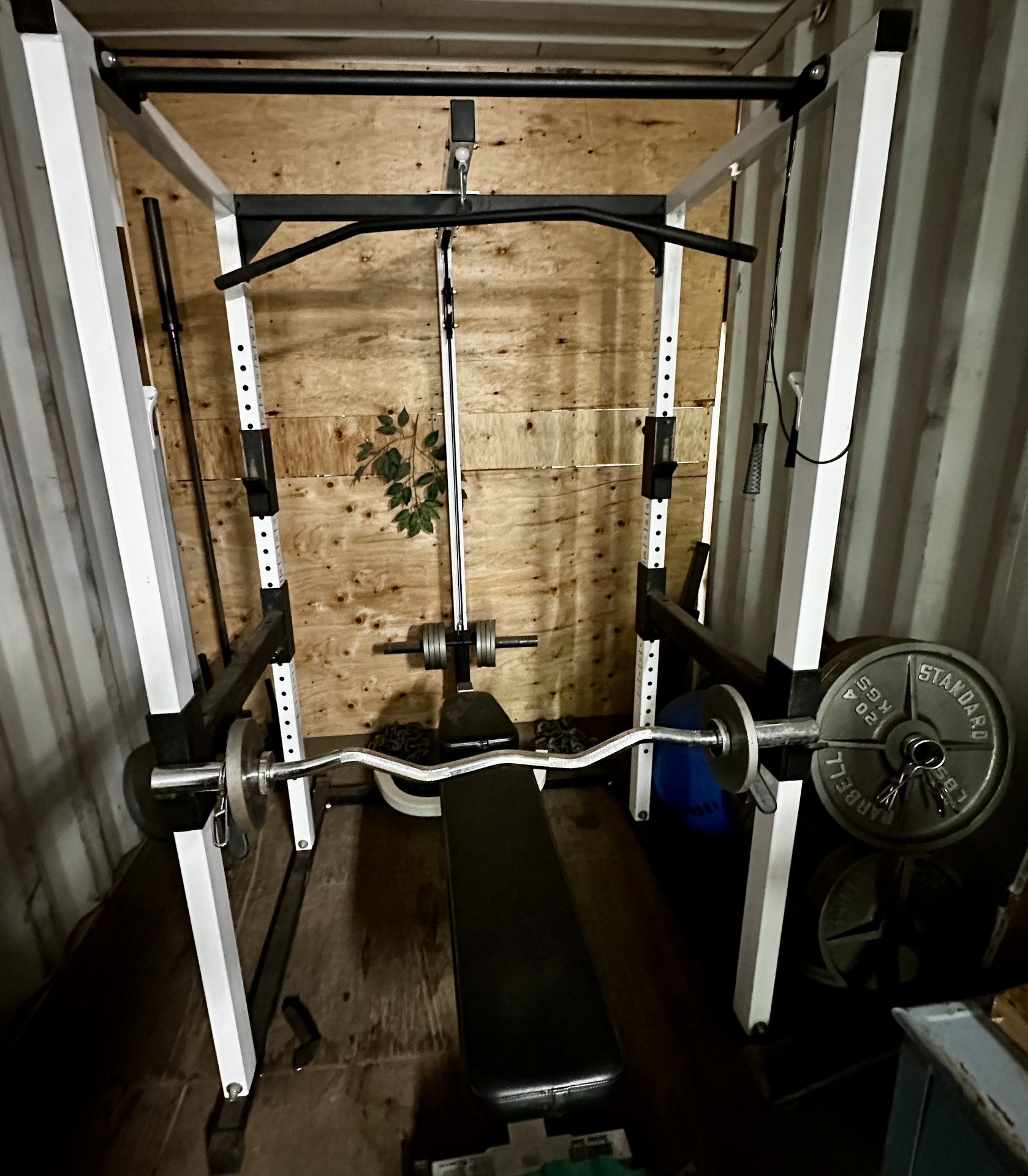 weightlifting gym 