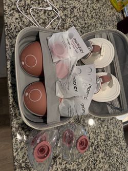 Momcozy Breast Pump & Storage Bags