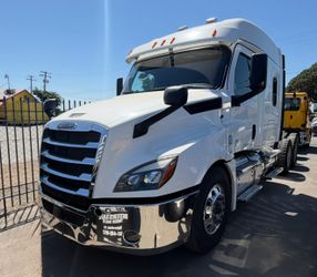 2020 Freightliner Cascadia 126 (60” Midroof)