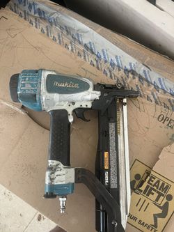 Makita Staple Gun