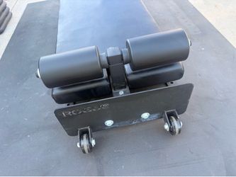 ROGUE FLOOR GLUTE machine in like new condition  pick up in sun valley cash only