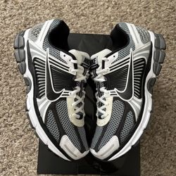 Nike Zoom Vomero 5 SE SP Dark Grey Black White Men’s Size 10.5