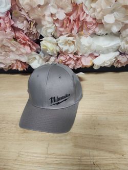 Milwaukee
Small/Medium Gray Fitted Hat
