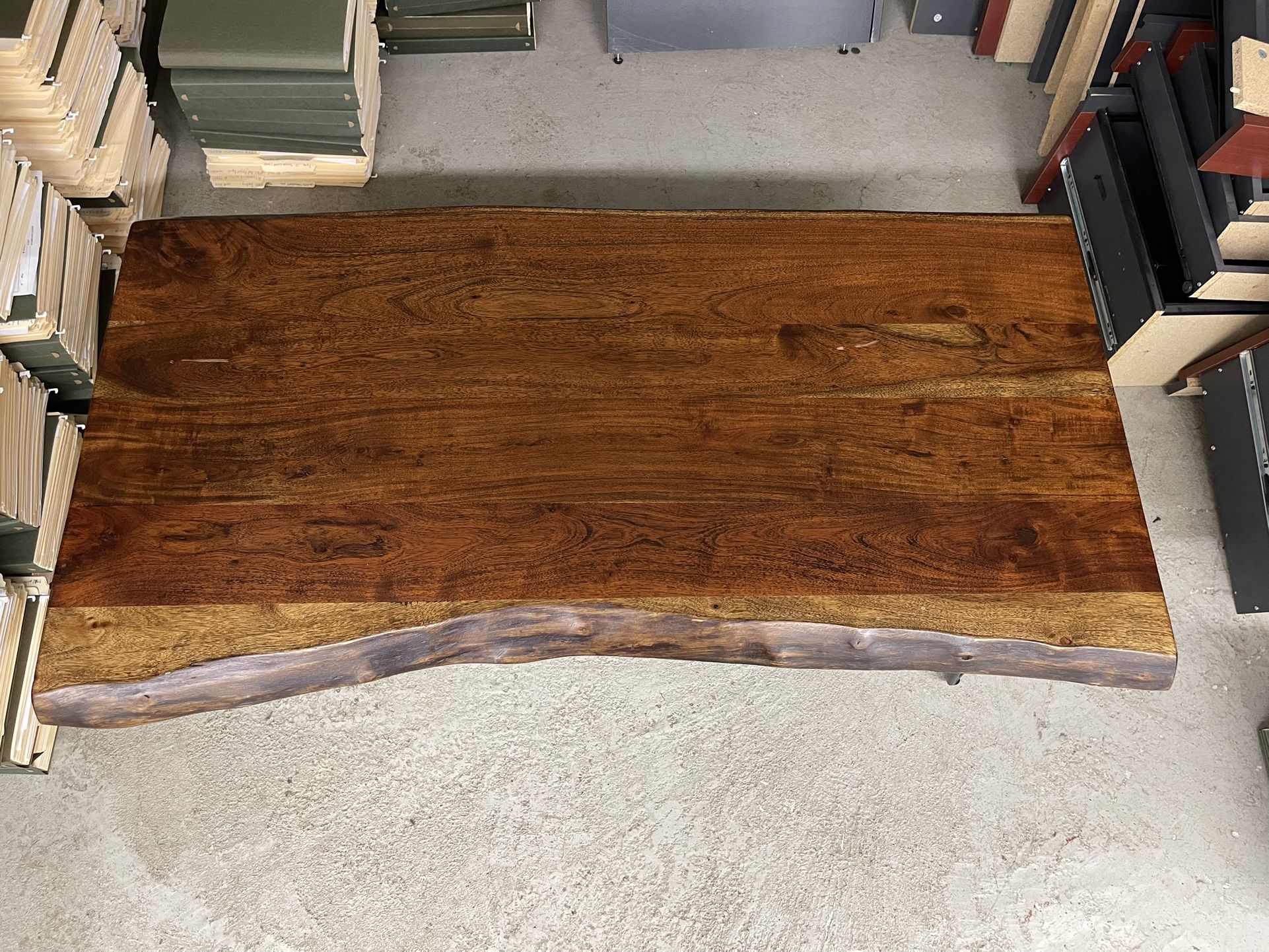 Coffee/cocktail table