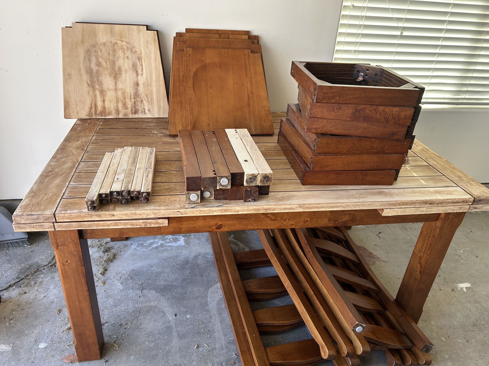 Dining Room Table - Refurbishment Opportunity  $100 OBO
