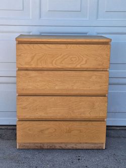 DRESSER