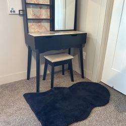 Vanity with Jewelry Organizer and Accent Rug 