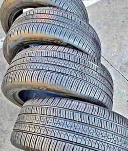 245/50/20 Pireli vendo set de Tires con 80% de vida las 4