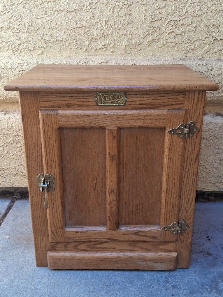 White Clad Oak Side Table
