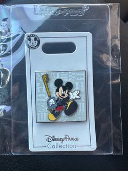 Disney Parks Mickey Mouse Kingdom Hearts Pin