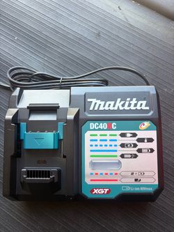 Makita XGT 40V Max Rapid Charger DC40RC – New Open Box