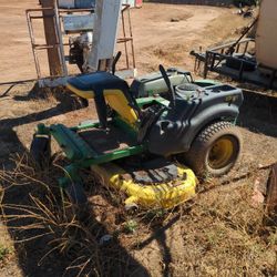 John Deere Zero Turn Lawn Mower