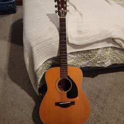 Used Yamaha FG-180 Acoustic Guitar w/ Hard Case
