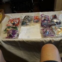 13 Vtg Happy Meals McDonalds, Burger King, KFC, Wendys