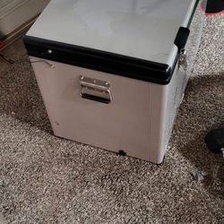 Whynter 65 Quart  Portable Freezer/Refrigerator with

