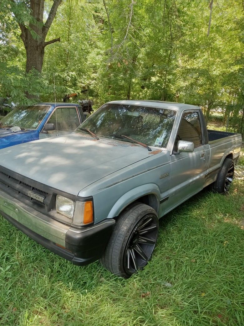 1991 MAZDA B2200