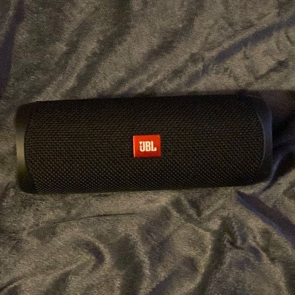 JBL Flip 5 Bluetooth Speaker