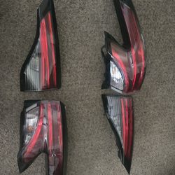 Full Set Of 2021 Toyota Sienna Le Tail Lights Like New 