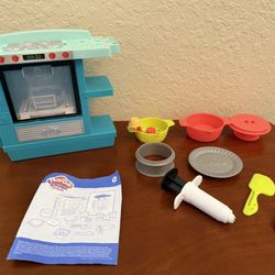 Play-Doh Kitchen Creations Rising Cake Oven Bakery Playset