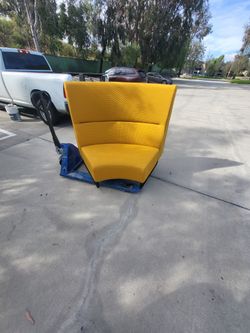 4 Coaches Color Yellow