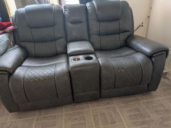 Must come pick up today. Nice recliner