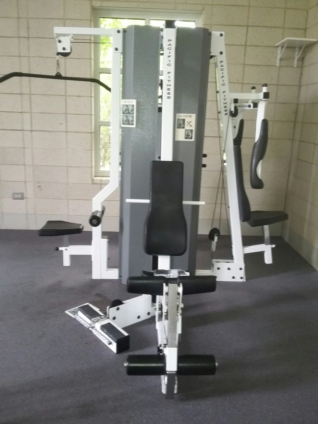 Pacific Fitness universal weight lifting machine
