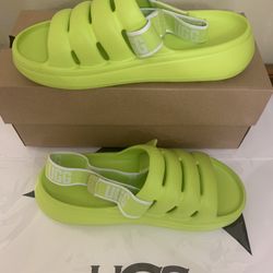 Nice  UGGS  Size  10-11