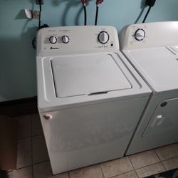 Washer And Dryer Set. 