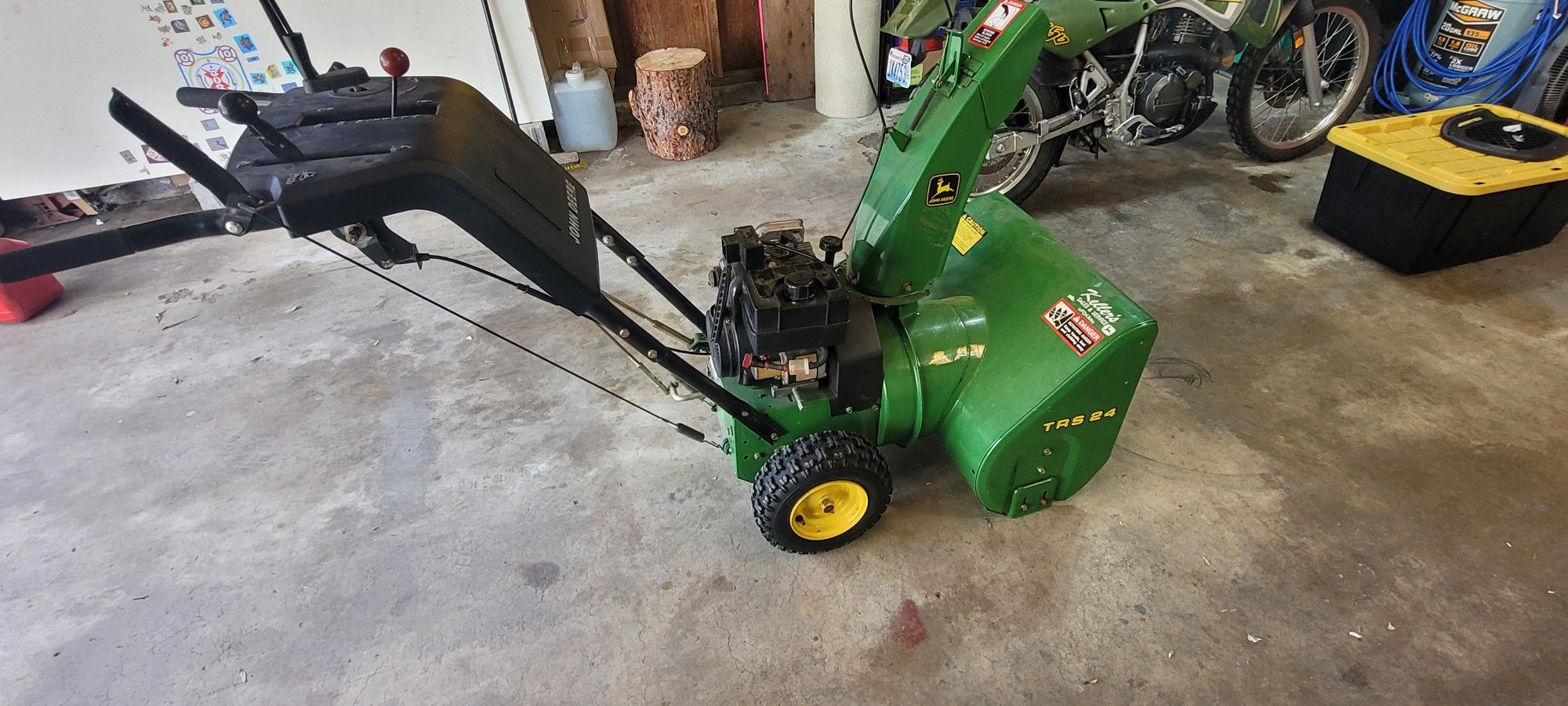 John Deer TRS 24 Snow Blower