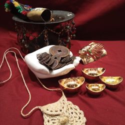 Mixed Lot of Vintage Chinese Knick Knacks and Trinkets