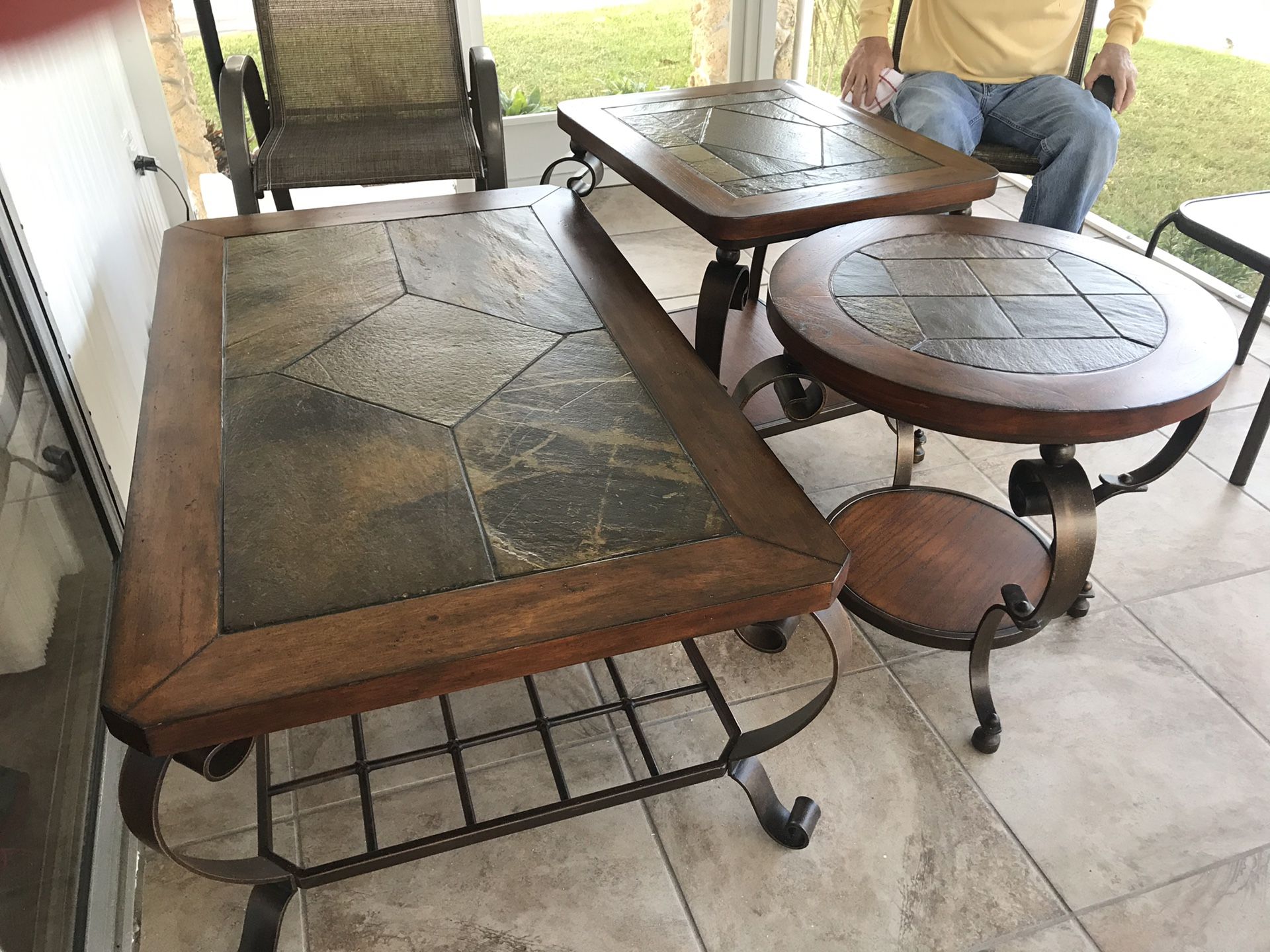 Haverty’s Edgewood Canyon coffee table and 2 end tables. Excellent