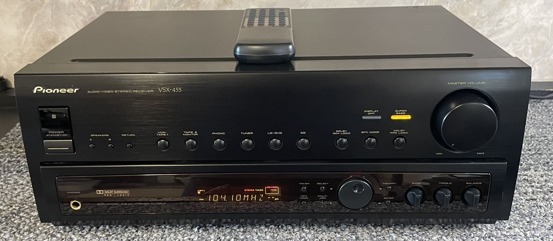 Powerful Pioneer VSX-455 With Remote 