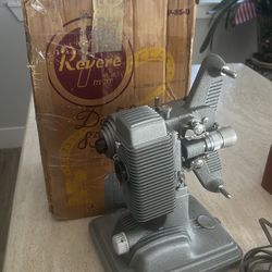 Vintage Revere P-85-D 8mm Projector
