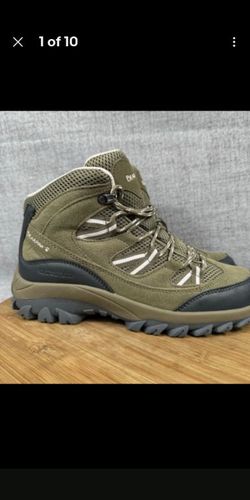 Hiking Boots Women's Size 8 Bearpaw