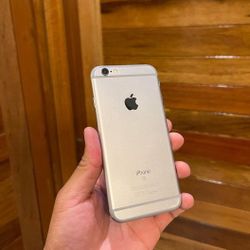 iPhone 6s Unlocked / Desbloqueado 😀 - Different Colors Available