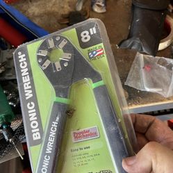 Bionic Wrench