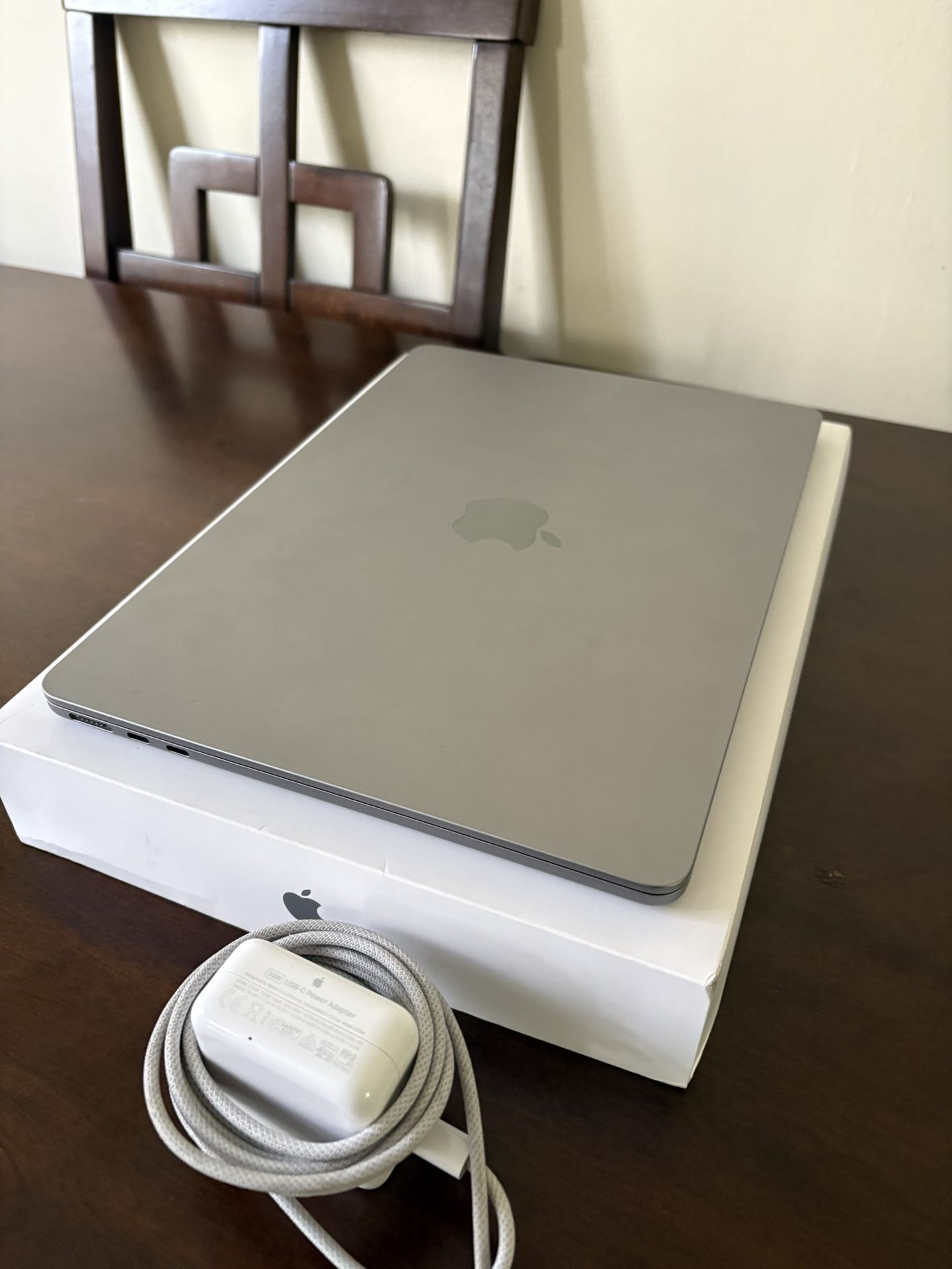 13 Inch MacBook Air With M3 Chip (2024)