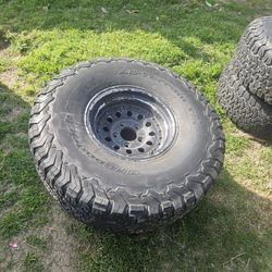 35x12.50 R15