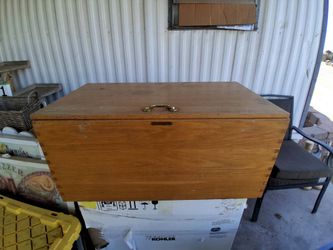 Chest with trays