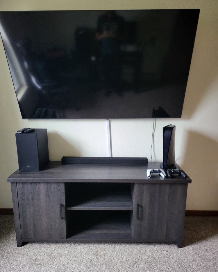 70" / Stand / Surround System