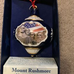 Mount Rushmore Porcelain Ball Ornament