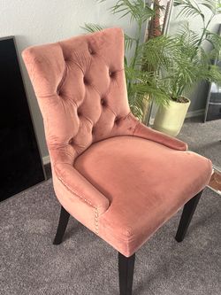 Rose tufted chair