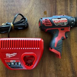 Milwaukee Drill / Driver M12 with charger