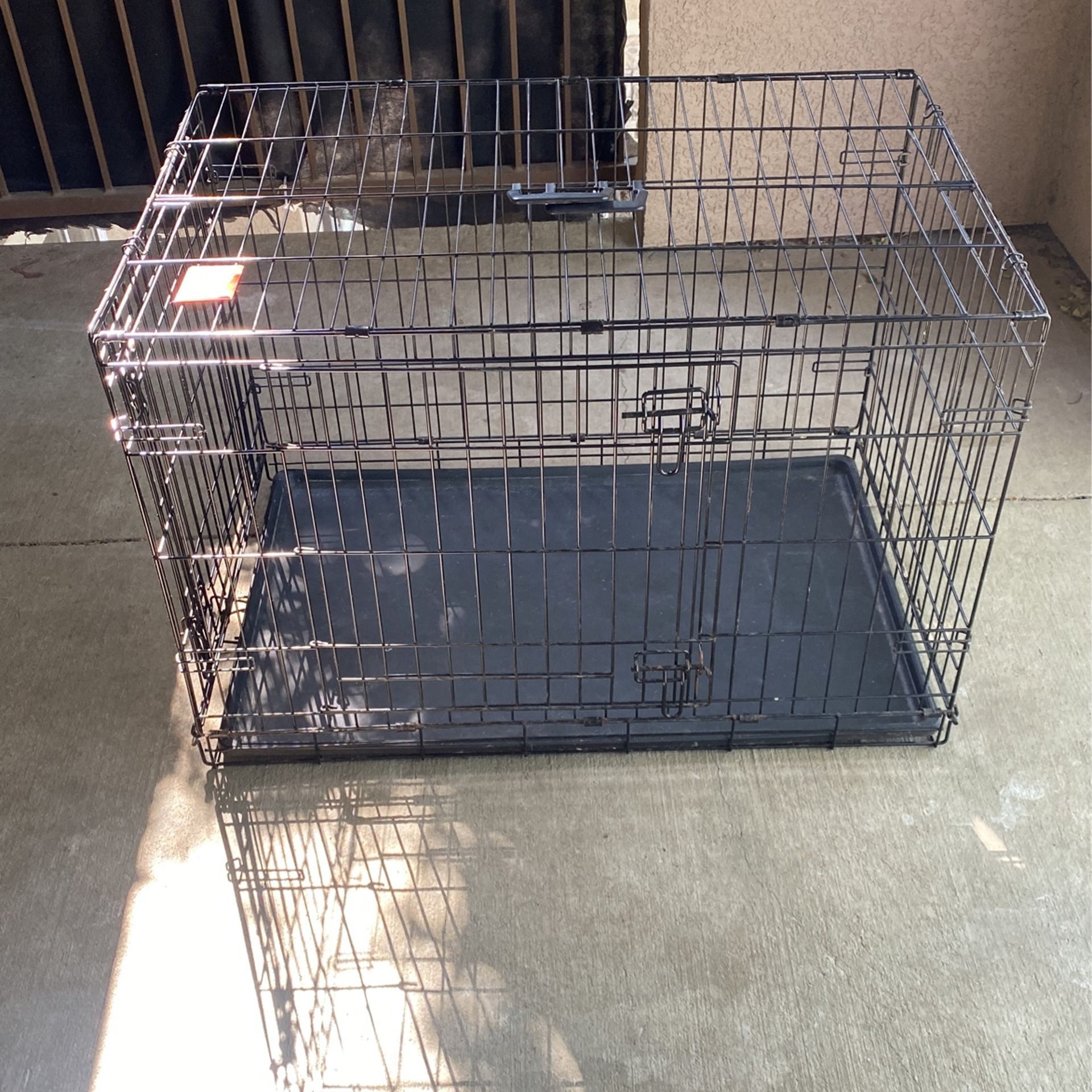 2 DOG KENNEL FOR SMALL TO MEDIUM SIZE DOGS