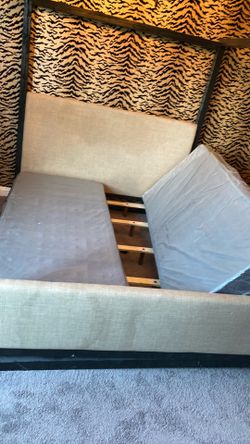 New king Box spring