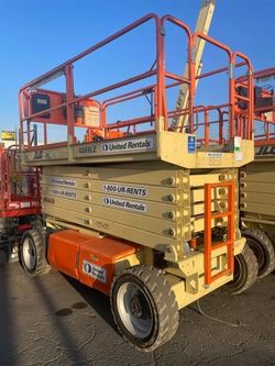 2017 JLG 4069LE, 40’ Electric Scissor Lift
