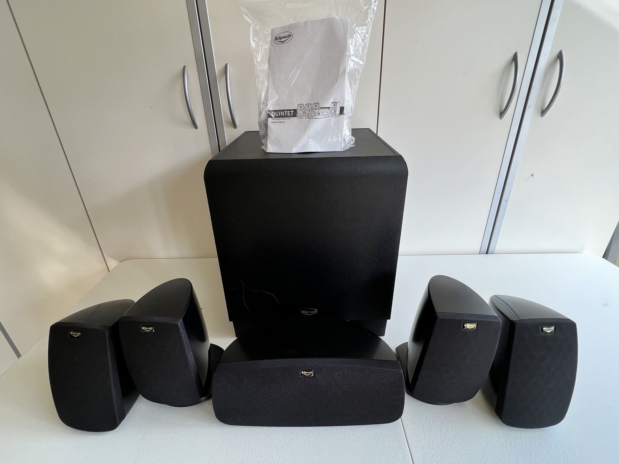 Klipsch Quintet iii and KSW10 - Like New - 5.1 Surround Speakers and Subwoofer