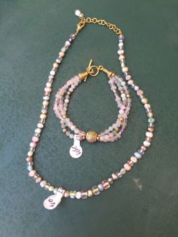 Necklace and bracelet set
