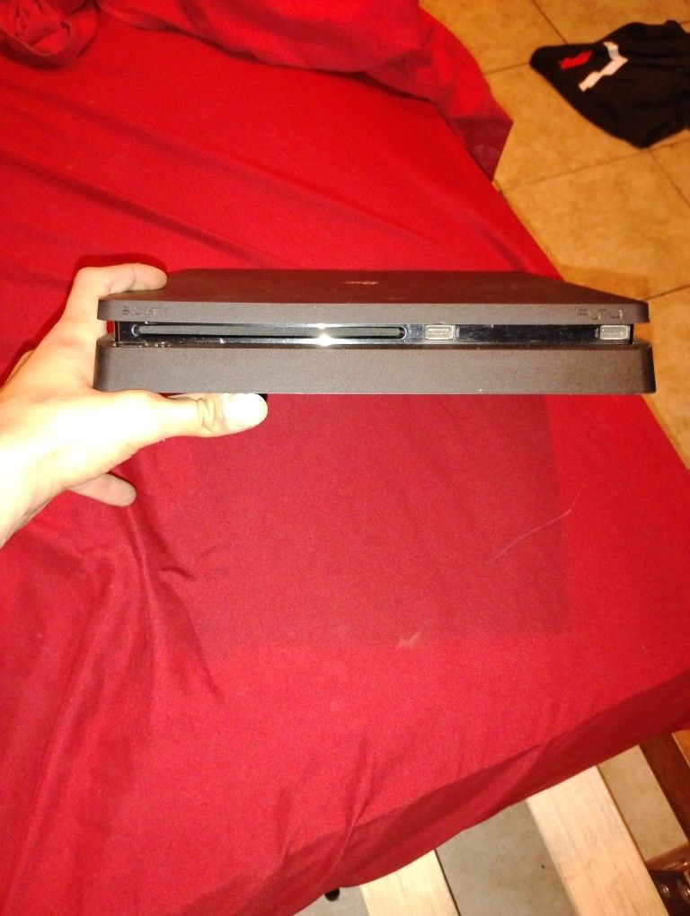 PlayStation 4 Slim
